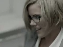 Kendra dit em gai nhat ban Sinclair.