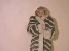 Houseofgord-Cora nhat ban dit nhau gặp một bước trong đít